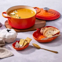 Cocotte de hierro fundido, 24 cm, color volcánico - Le Creuset