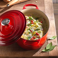 Cocotte de hierro fundido, 27 cm, color cereza - Le Creuset
