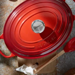 Cocotte de hierro fundido, 27 cm, color cereza - Le Creuset