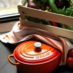 Cocotte de hierro fundido, 27 cm, color volcánico - Le Creuset