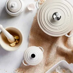 Cocotte de hierro fundido, 20 cm, color merengue - Le Creuset