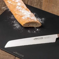 Cuchillo sierra panero de acero inoxidable al nitrógeno, serie Nórdika, 20 cm - Arcos