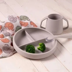 Plato con compartimentos y ventosa para bebé de silicona platino, color gris - Lurch