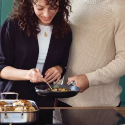 Sartén skillet de hierro fundido, 26 cm, color negro - Le Creuset