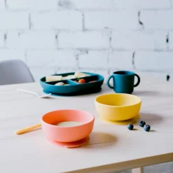 Set de 2 boles con ventosa para bebé, color amarillo y coral - Ekobo