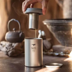 Taza de titanio con infusor 450 ml - Keith